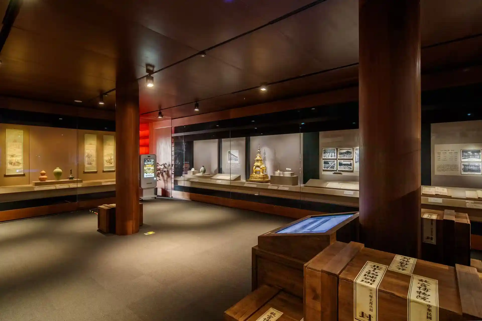 国宝南迁记忆重现：故宫文物南迁纪念展震撼开幕