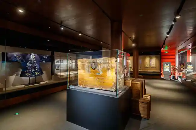 国宝南迁记忆重现：故宫文物南迁纪念展震撼开幕