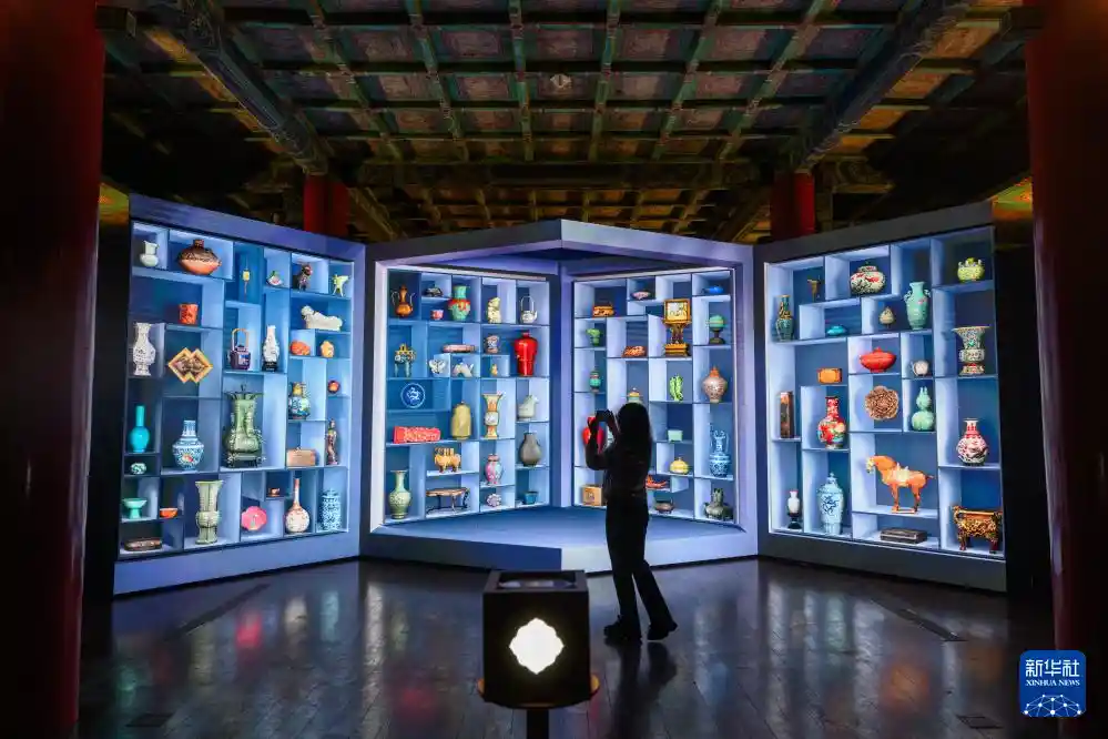 时空守护者：从紫禁城到故宫博物院的百年传奇