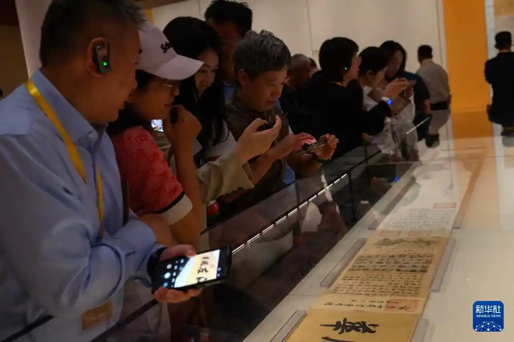 时空守护者:从紫禁城到故宫博物院的百年传奇