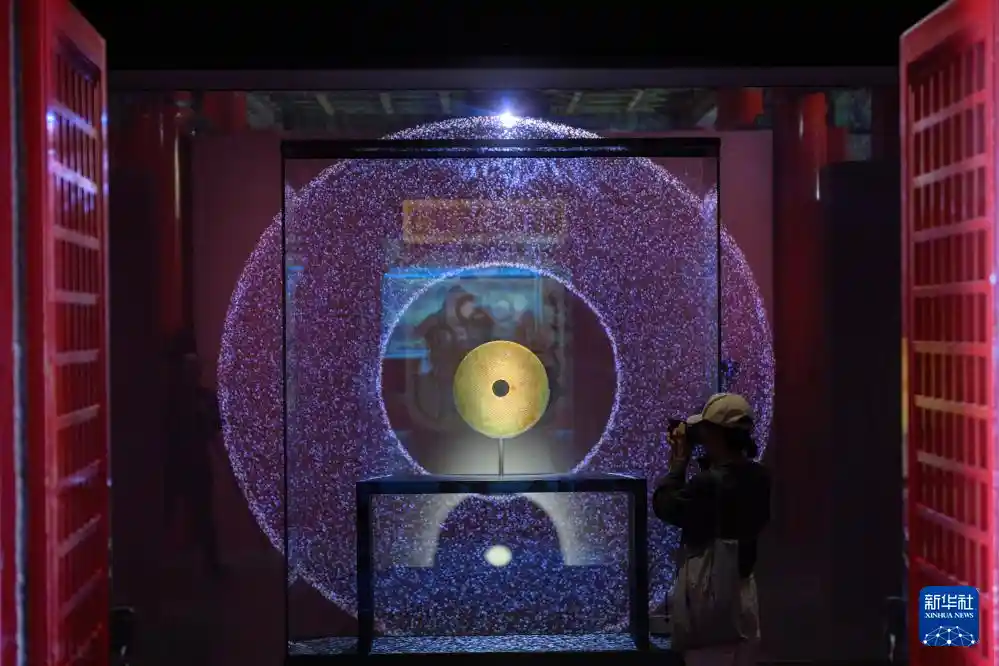 时空守护者:从紫禁城到故宫博物院的百年传奇