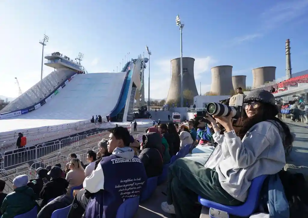 追光而来！冬博会炫酷装备首发，解锁冰雪新玩法
