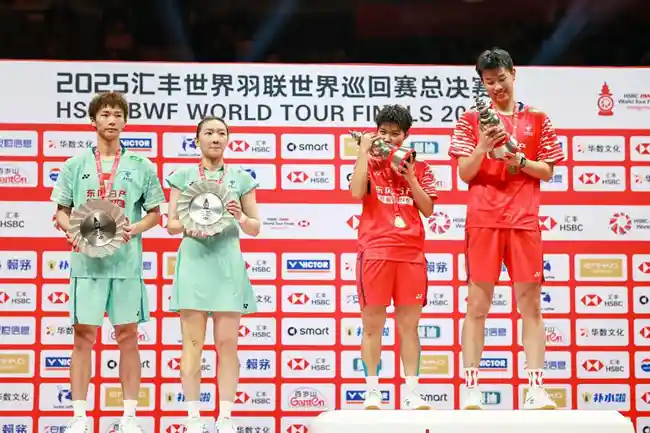凤凰组合问鼎羽毛球世巡赛总决赛，混双金牌闪耀文旅体育新高度