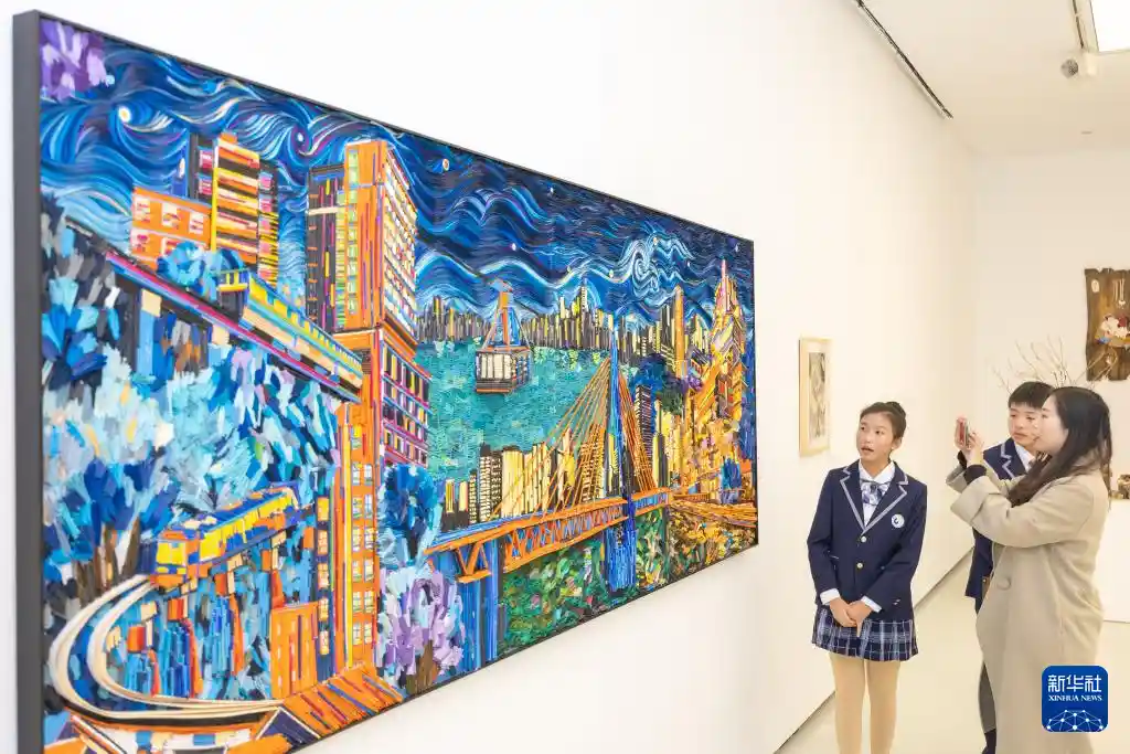 2025中欧人文班列启程 世界最美童画首展亮相重庆