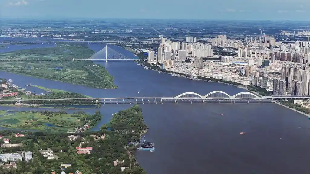 湿地秘境现冰城:太阳岛邀你共绘生态新图景