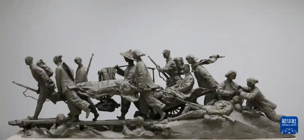 凝固时光的雕塑:抗战记忆的艺术唤醒