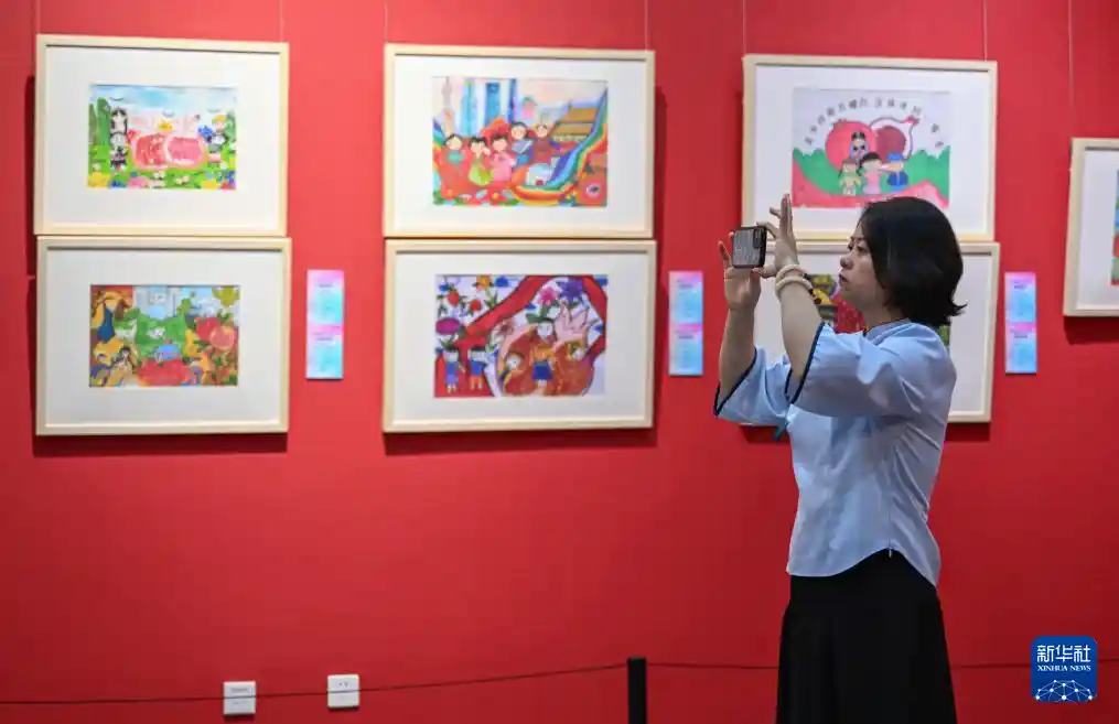 笔墨绘同心——内蒙古青少年书画展在呼和浩特点燃民族团结新火花