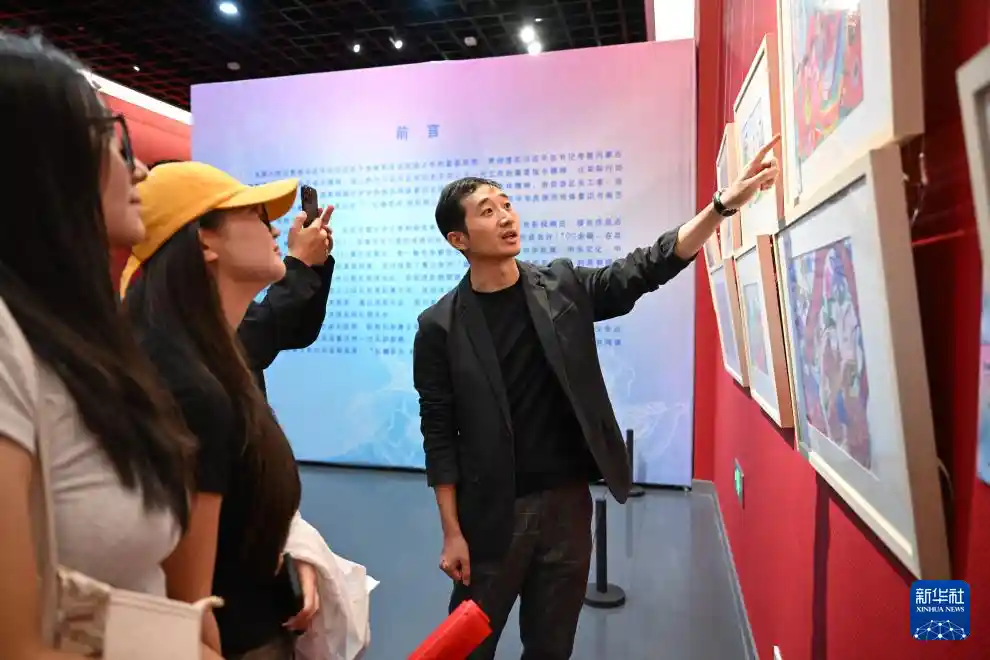 笔墨绘同心——内蒙古青少年书画展在呼和浩特点燃民族团结新火花