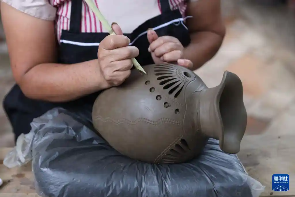 墨韵陶光:瓦哈卡黑陶中的文明回响