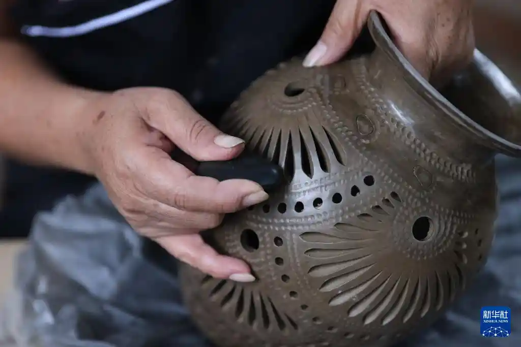 墨韵陶光:瓦哈卡黑陶中的文明回响