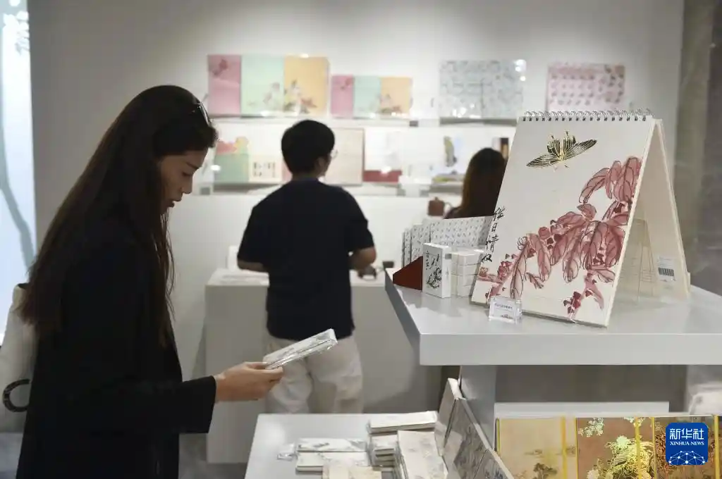 首开首院艺树空间璀璨启幕,艺术之根深植城市心脉