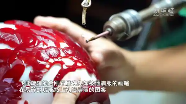 琉璃幻彩 雕琢千年匠心