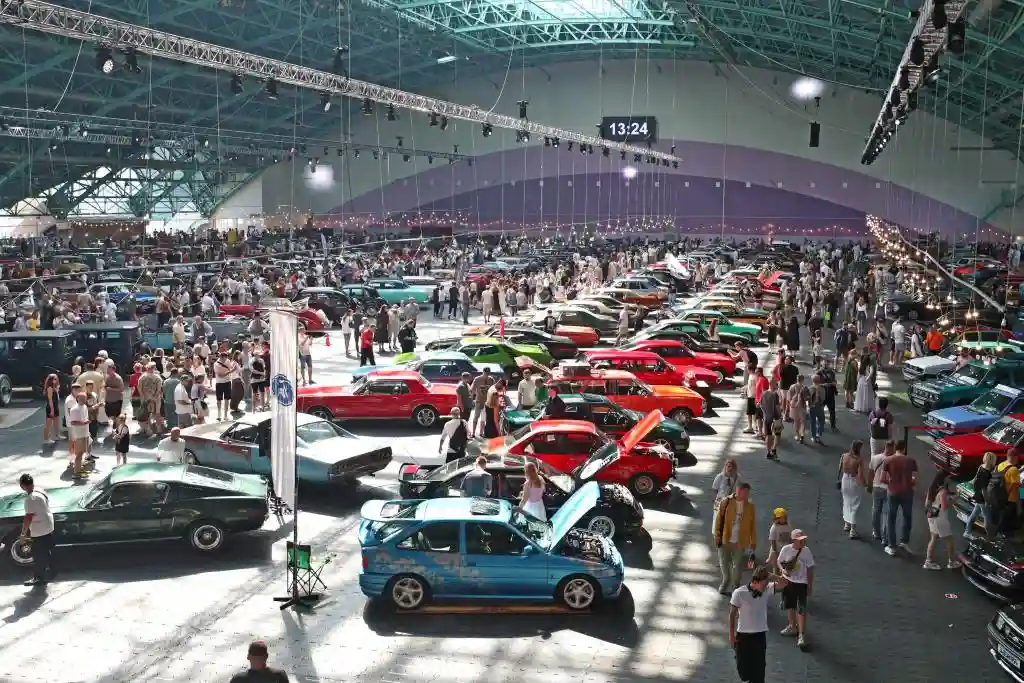 经典重现：白俄罗斯复古汽车展震撼启幕