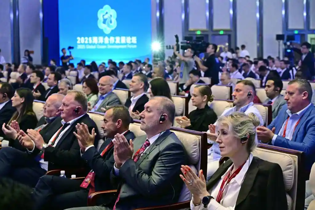 共筑蓝色未来——2025海洋合作发展论坛在青岛启幕