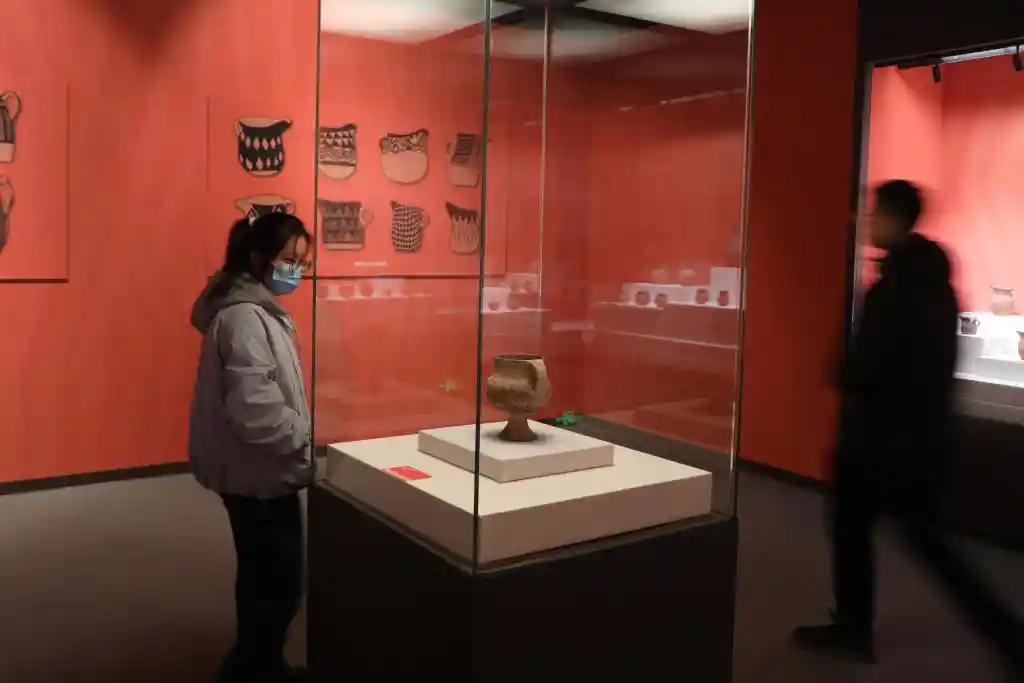 彩陶西行:黄河至天山的史前文明之旅在甘博启幕