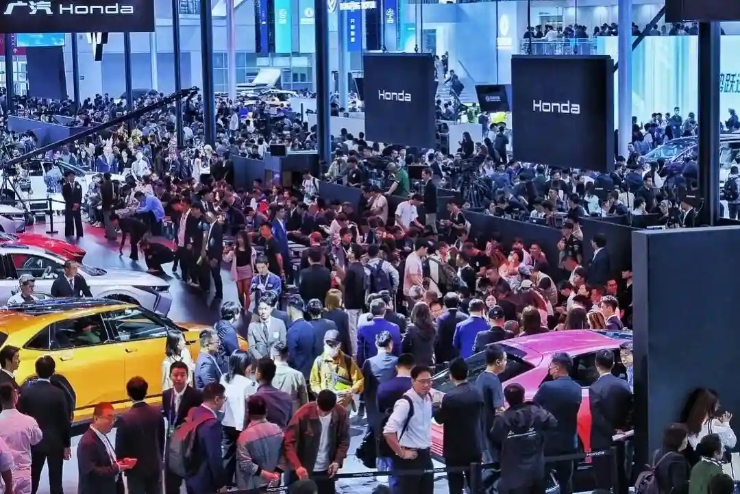 2026北京车展震撼升级!双馆狂飙至38万㎡,智能电动新物种集体破圈登场