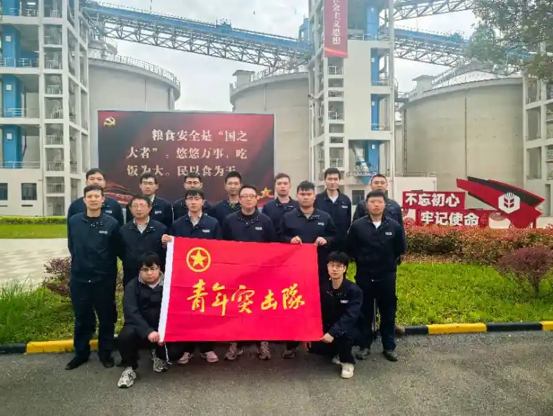 粮仓青春突击队：90后扛起万吨粮仓，南北东西皆征途